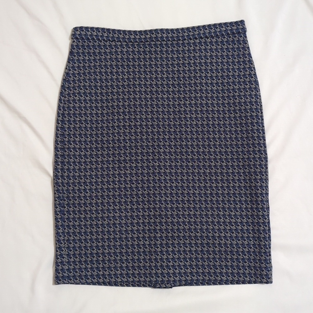 Banana Republic Pencil Skirt, Color Black/Blue/Gray Size 2P